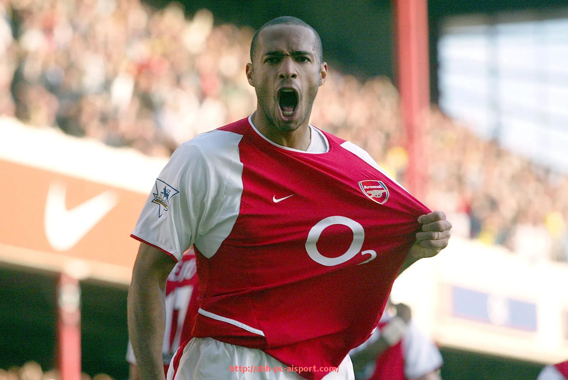 爱体育-英超冠军历程中最励志的球员故事分享